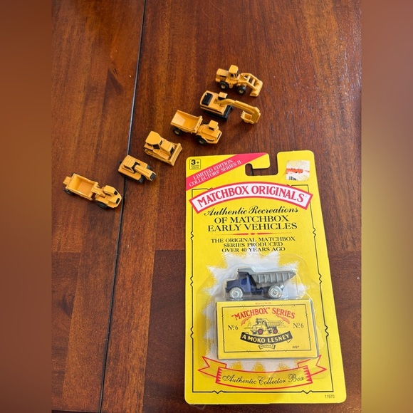 Ertl Die Cast Mini Construction Car Toys 1991 Lot And A Brand New Matchbox - Picture 1 of 15